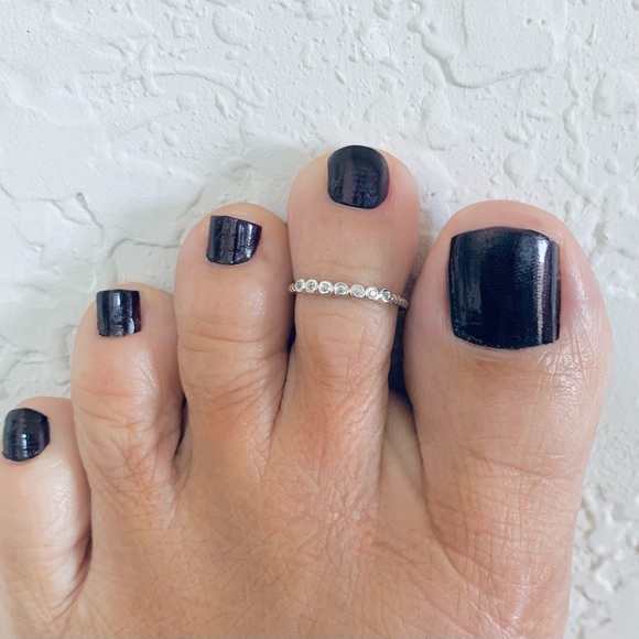 Sterling Silver 7 Tiny CZ Toe Ring, Dainty Rings, Midi Ring, Stackable Jewelry - Picture 8 of 8